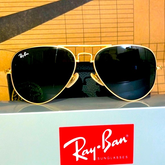 Ray-Ban folding sunglasses 😎🕶️☀️ - Picture 1 of 7